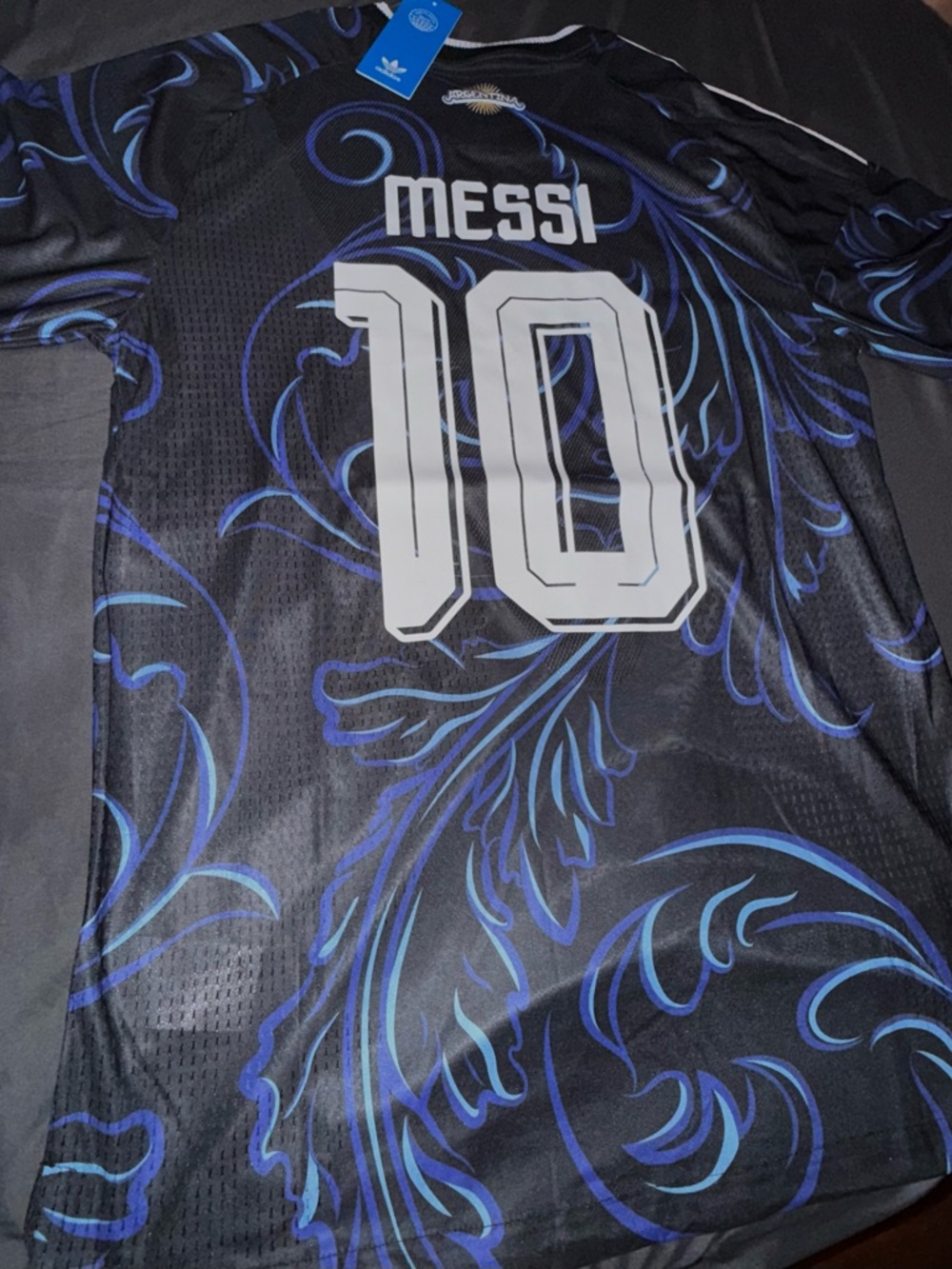 ARGENTINA 2026 WORLD CUP AWAY MESSI #10 SLIM FIT - Picture 2 of 8